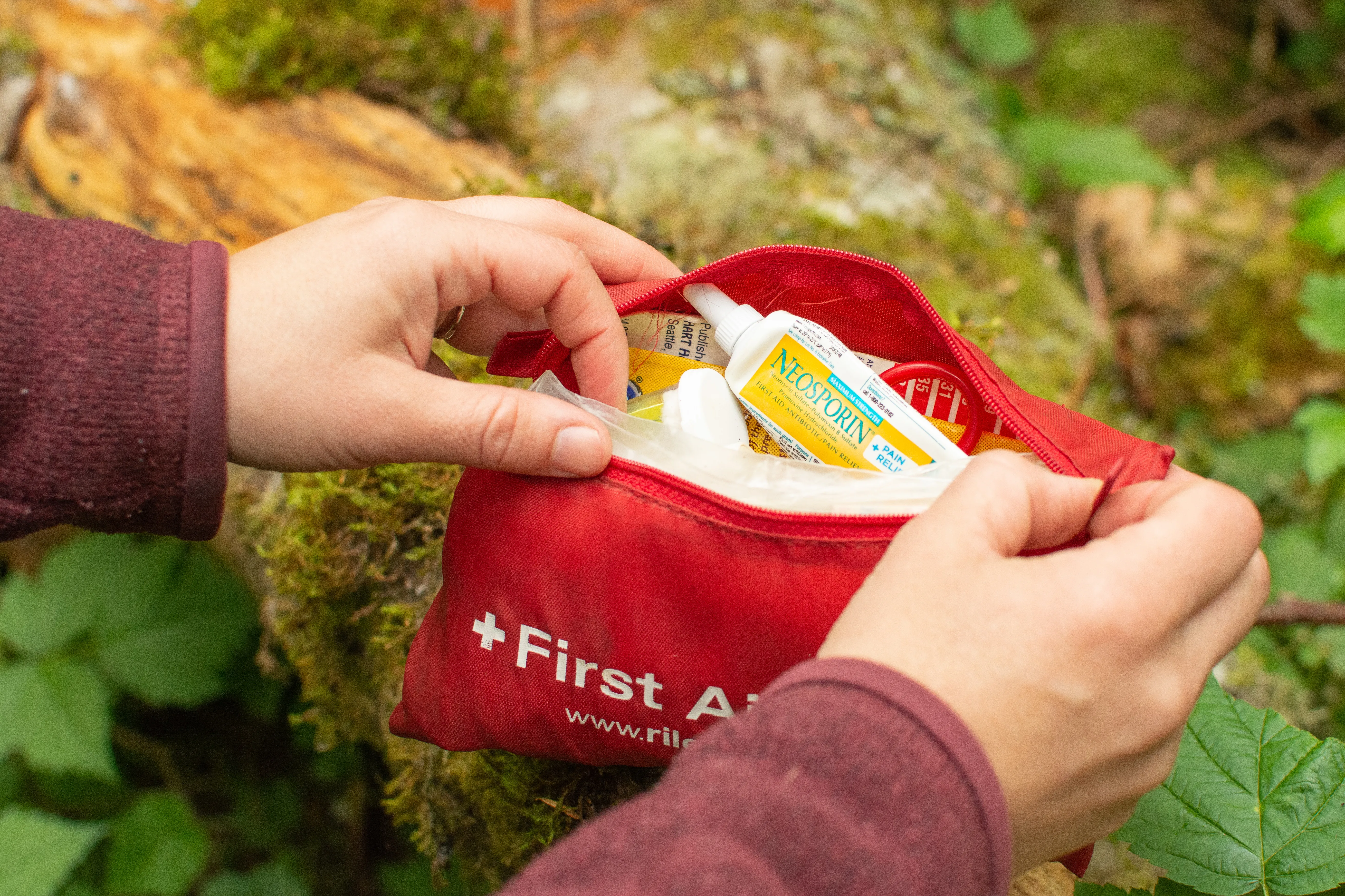 post-The Ultimate Guide to Hiking First Aid Kit Essentials: Expert-Backed Supplies Every Outdoor Enthusiast Needs