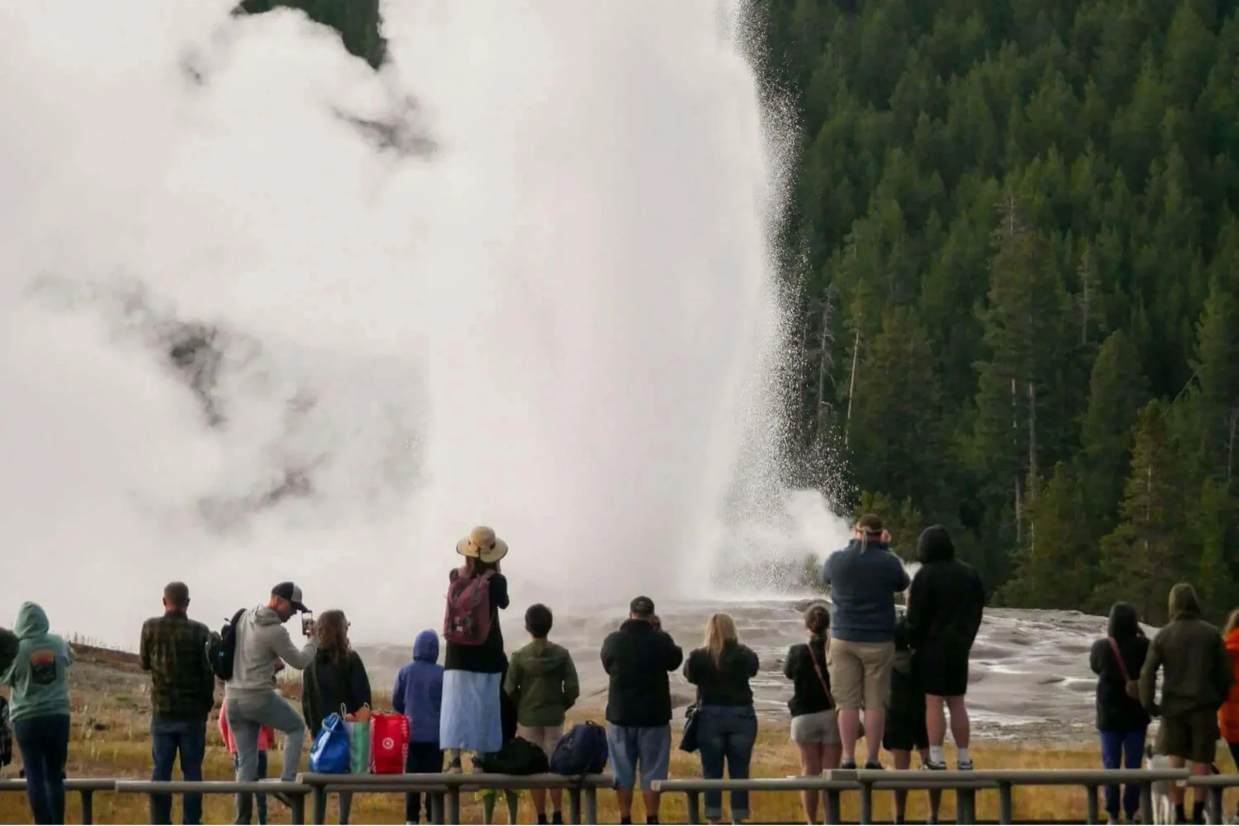 post-Your Complete Guide to Yellowstone National Park in July 2025: Weather, Crowds, Wildlife ; Expert Tips