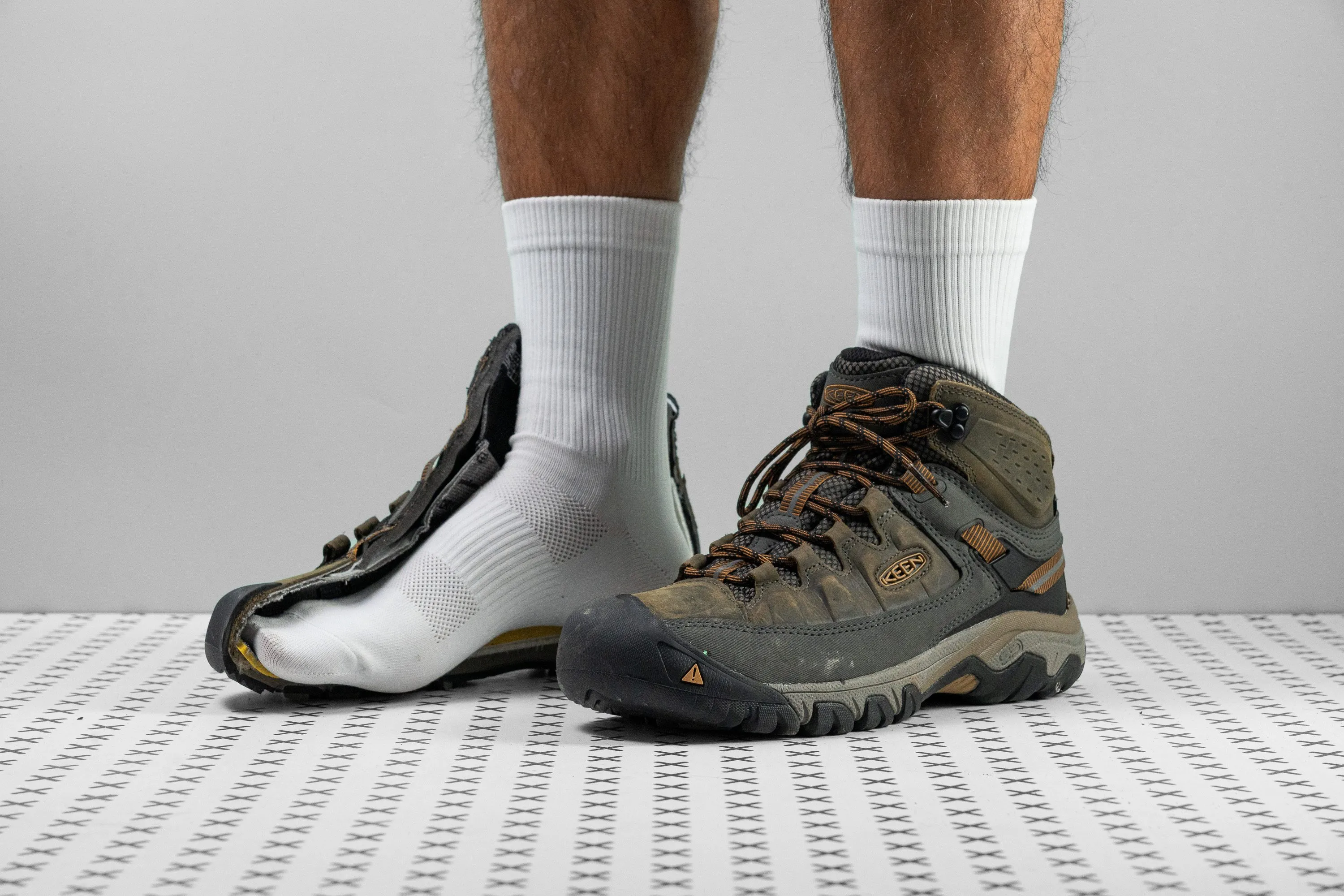 post-Walking Boots Wide Toe Box: Complete Guide to Comfortable Hiking Footwear 2025