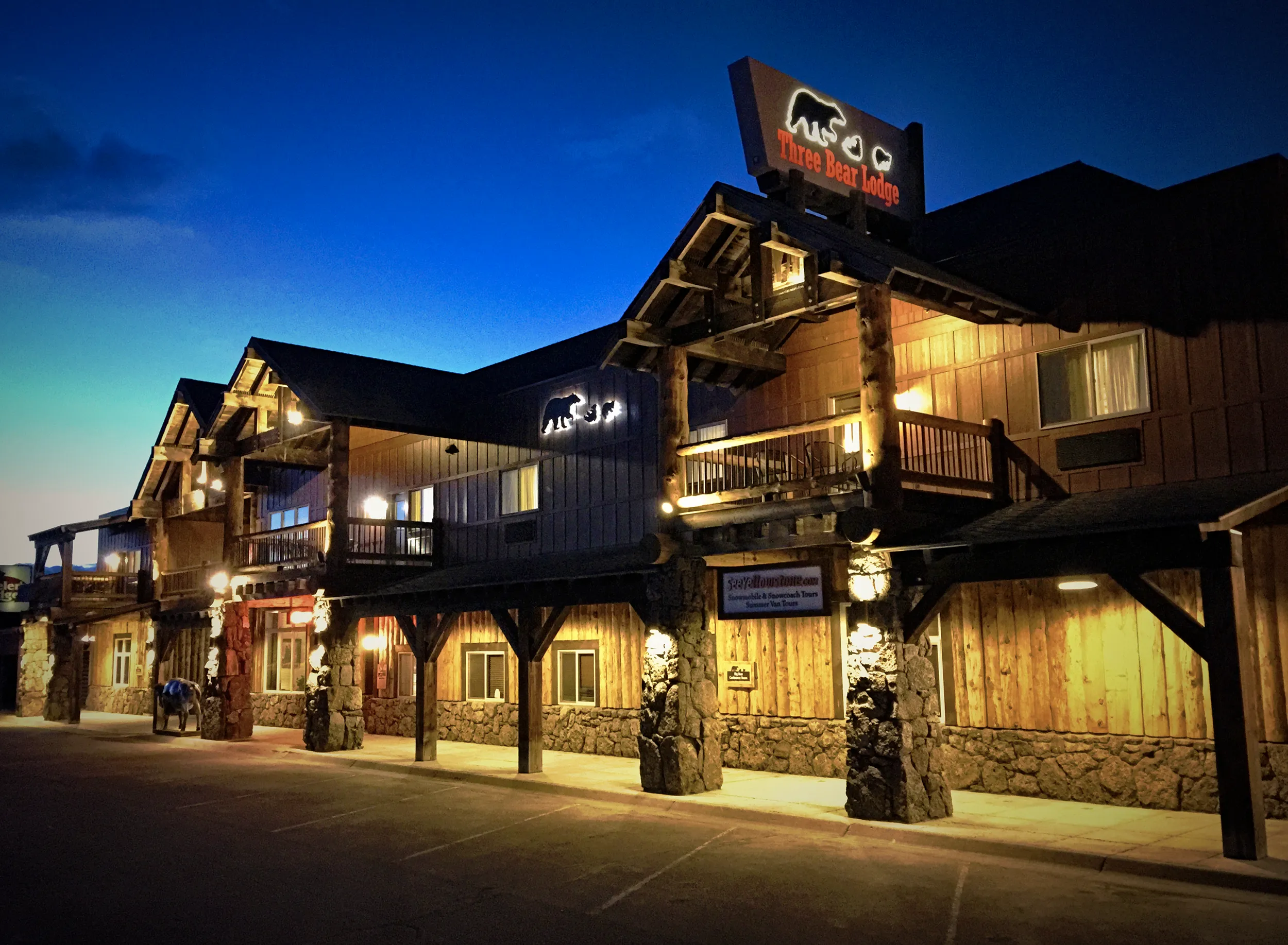 West Yellowstone Montana hotels near park entrance