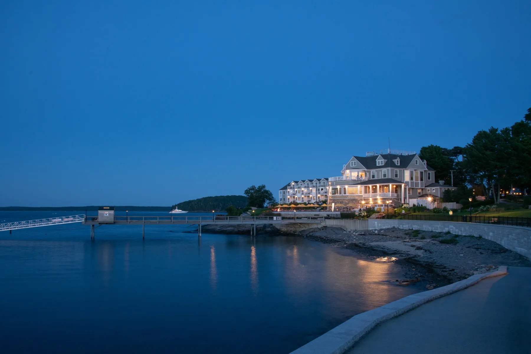 Bar Harbor Inn luxury oceanfront accommodations with panoramic views of Frenchman Bay near Acadia National Park
