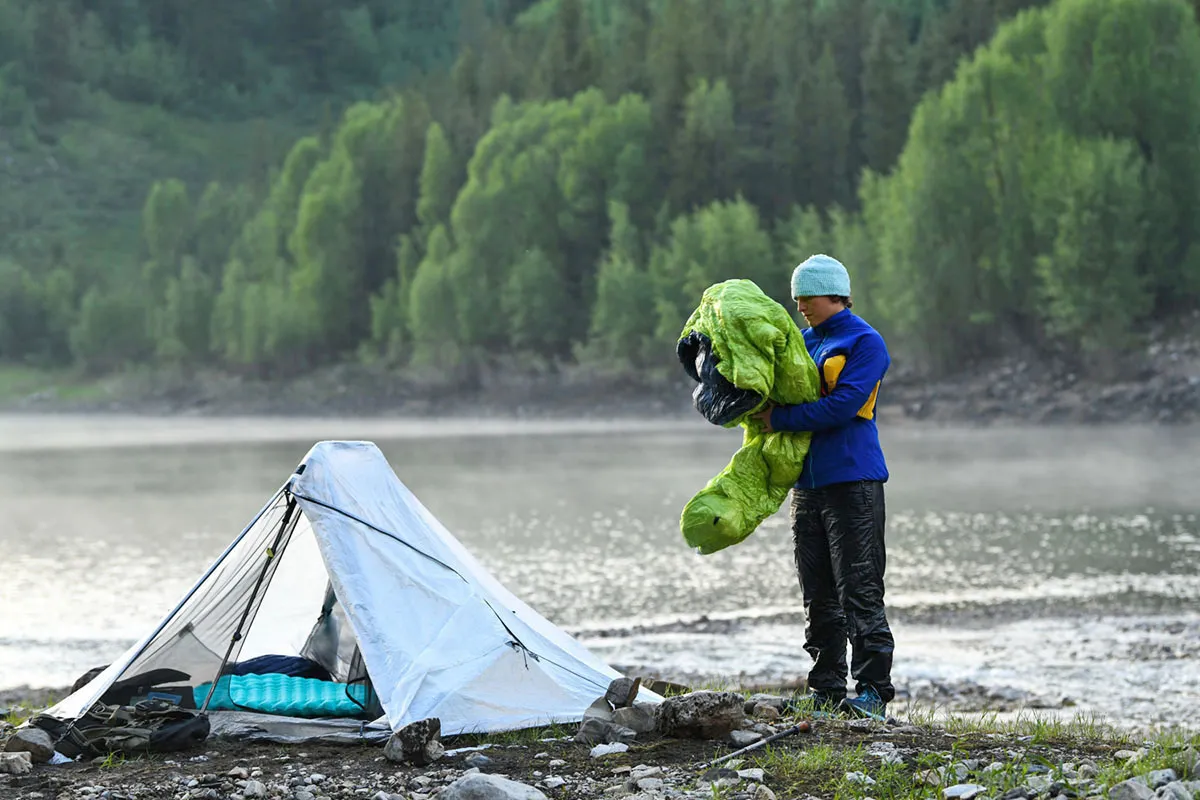 Comparison of different tent types showing freestanding, semi-freestanding, and non-freestanding setups